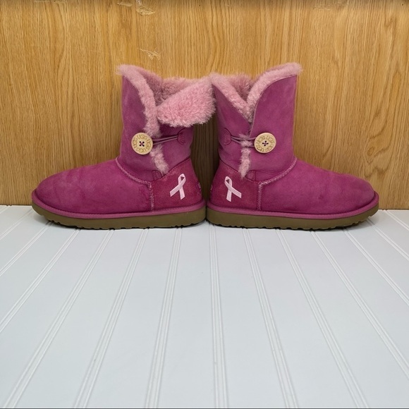 Ugg Boots Bailey Button Breast Cancer - Picture 6 of 10